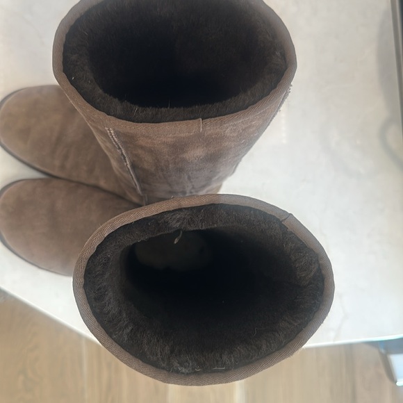 UGG Women’s Tall Chocolate Brown Suede Boots, Sz 10 - Picture 3 of 7